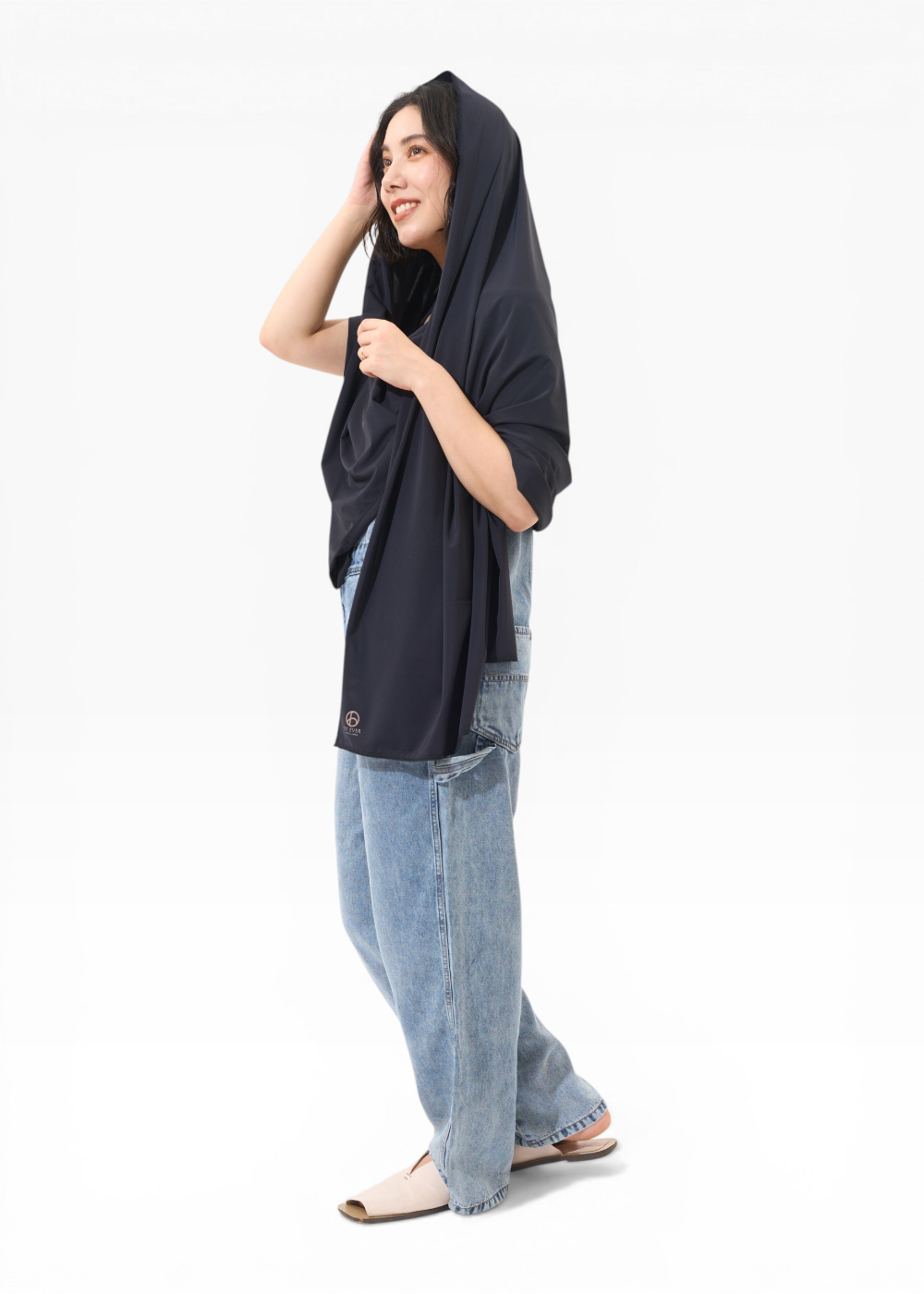 FROST cooling scarf lifestyle – worn on neck for instant cool-touch relief
