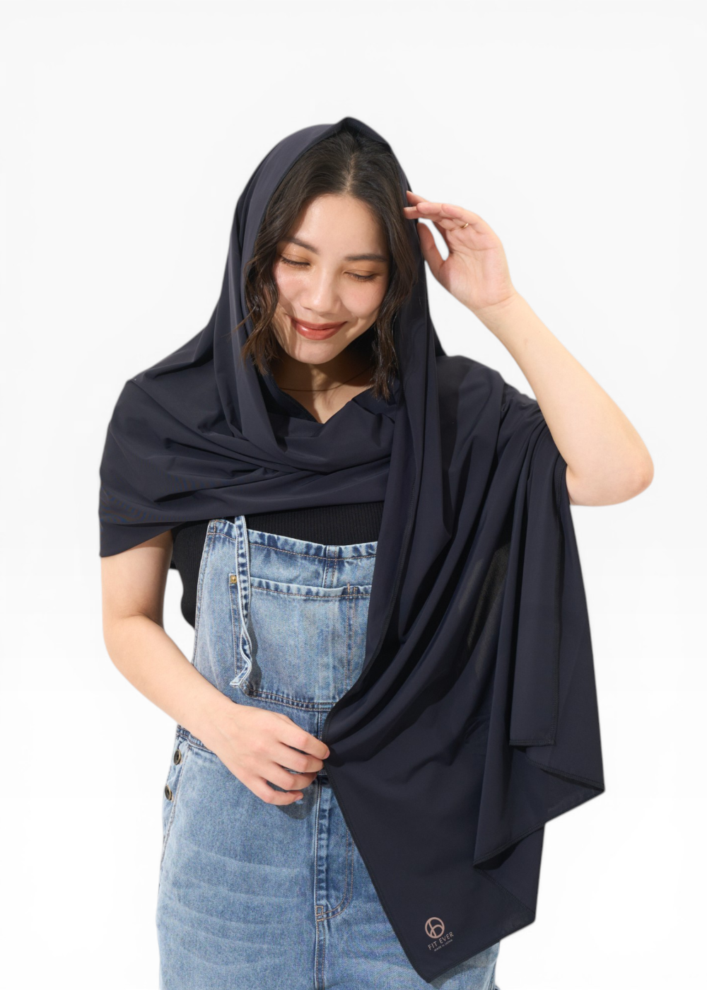 FROST shoulder wrap texture detail – silky cool-touch Japanese fabric close-up